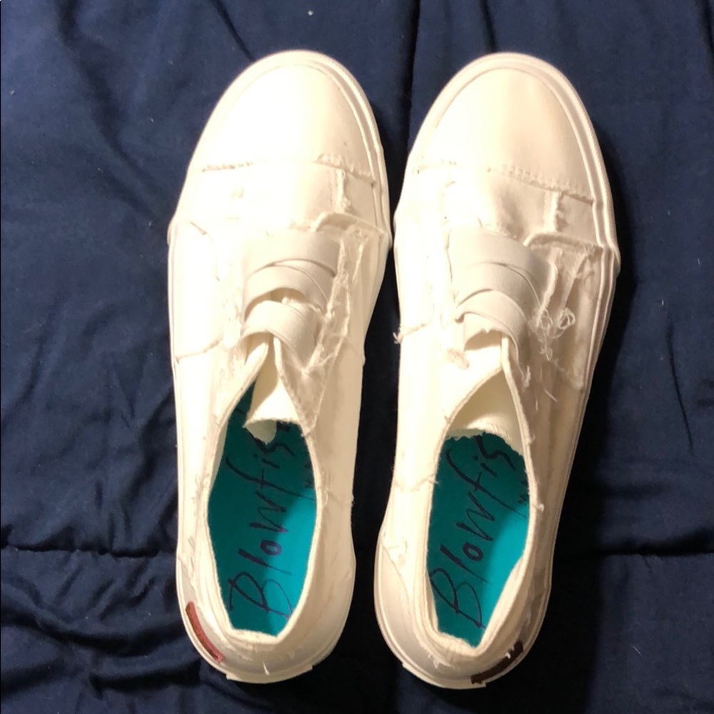 Blowfish Malibu white sneakers NWT Size 10